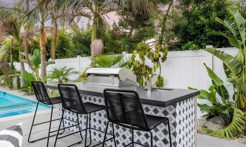 Do You Want to Elevate Your Garden with an Outdoor Kitchen Unit?